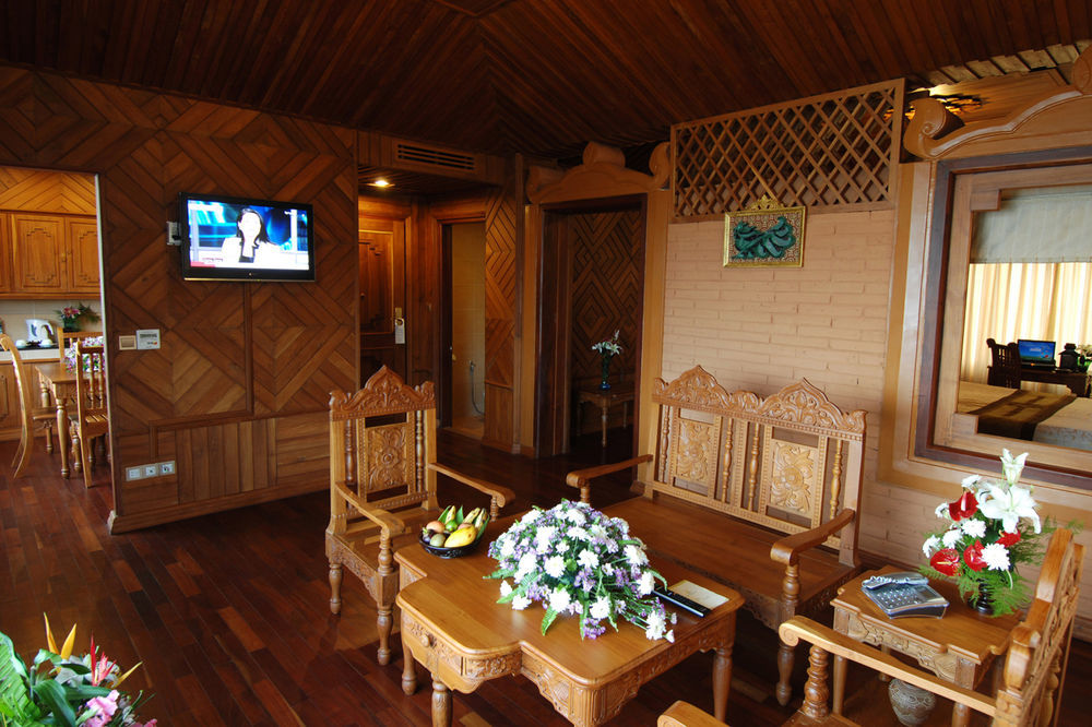Kma Kaytumadi Hotel Taungoo Kültér fotó
