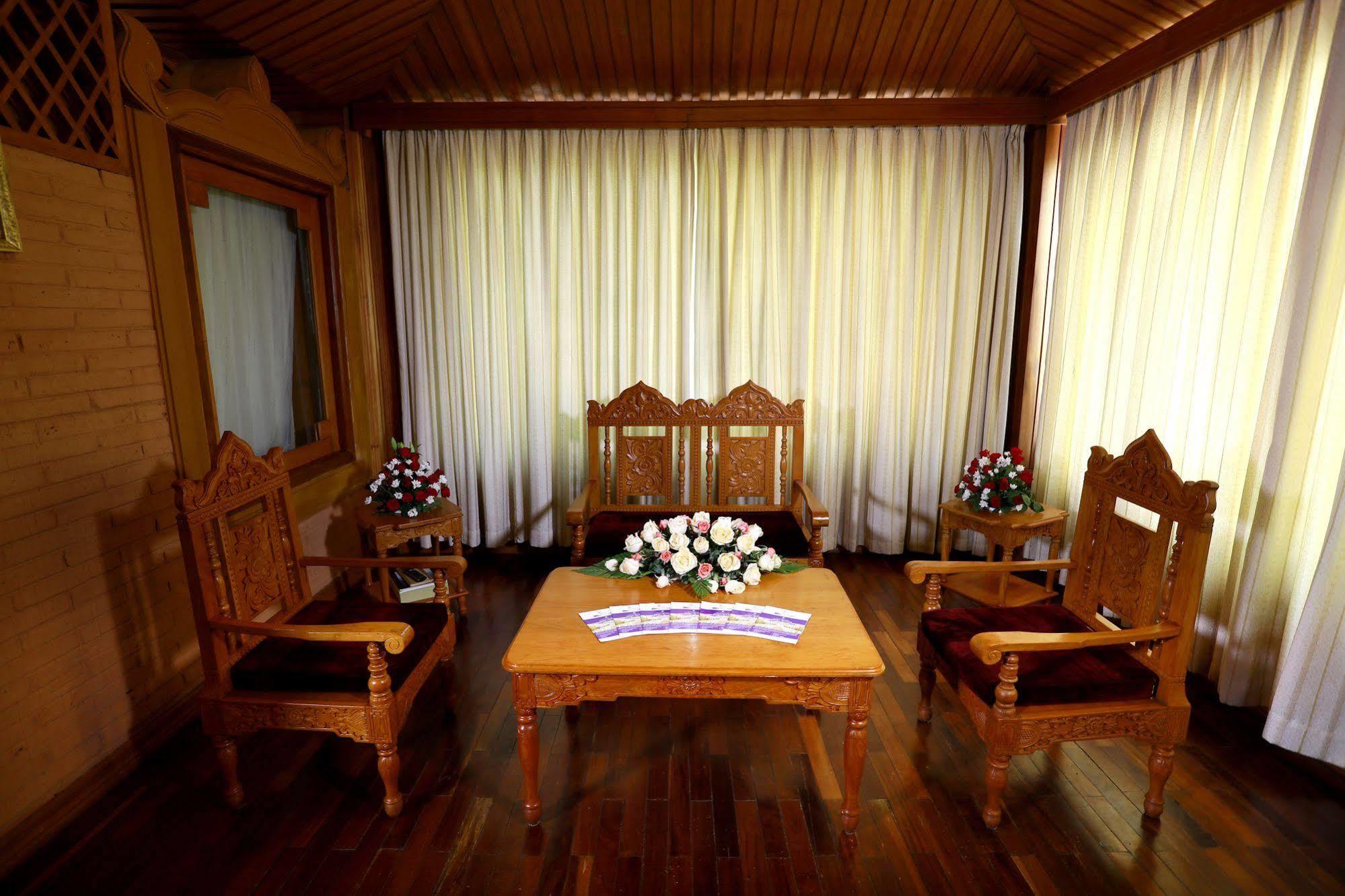 Kma Kaytumadi Hotel Taungoo Kültér fotó