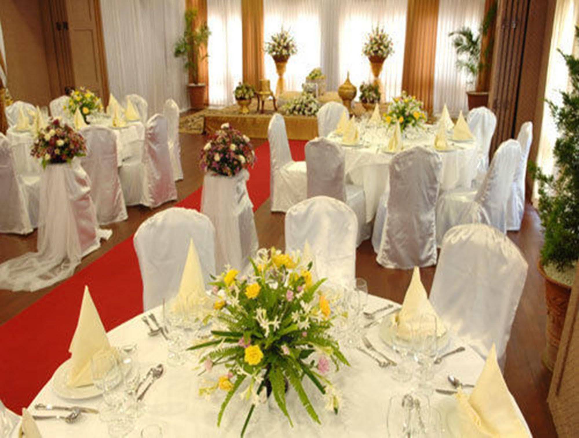 Kma Kaytumadi Hotel Taungoo Kültér fotó