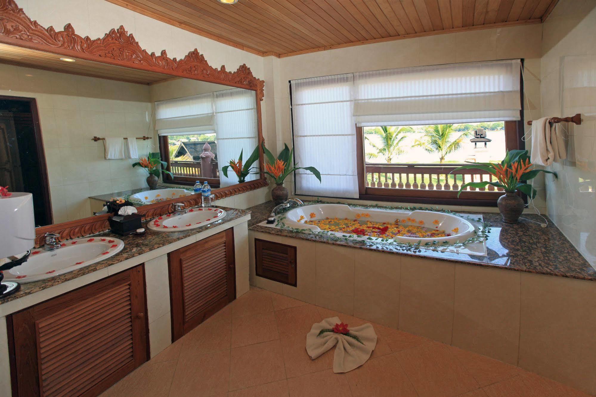 Kma Kaytumadi Hotel Taungoo Kültér fotó